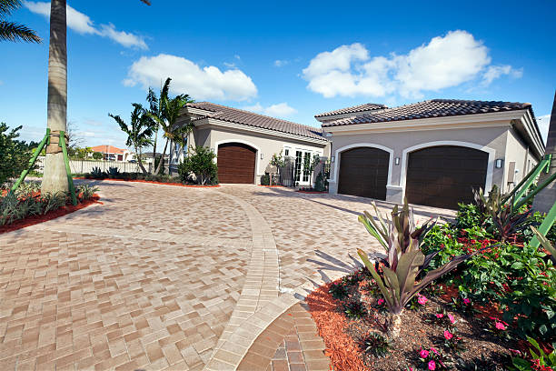 Best Driveway Paving Contractor  in Beloit, WI